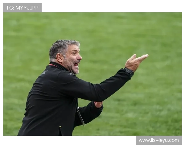 齐沃新闻发布会对答沉稳,菜鸟教练展露大将之风 齐沃新闻发布会对答沉稳,菜鸟教练展露大将之风